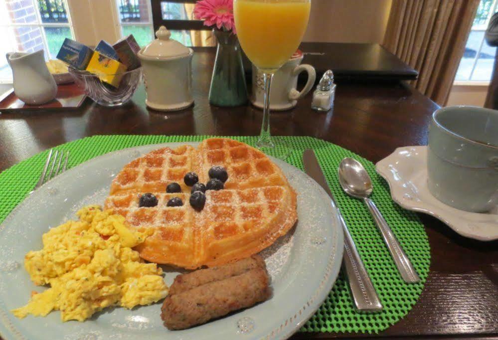La Maison In Midtown An Urban B&B Houston Bagian luar foto